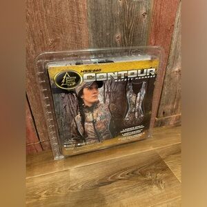 Hunter Safety Systems HSS-660 Contour Womens S/M Safety Harness NIB